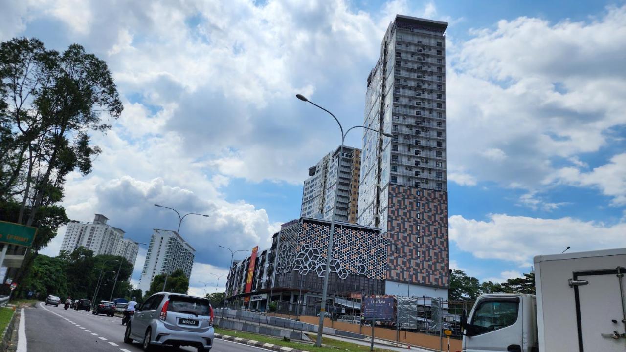 Luxury Duplex 4 Pax Netflix Wifi Selayang Kl * Batu Caves