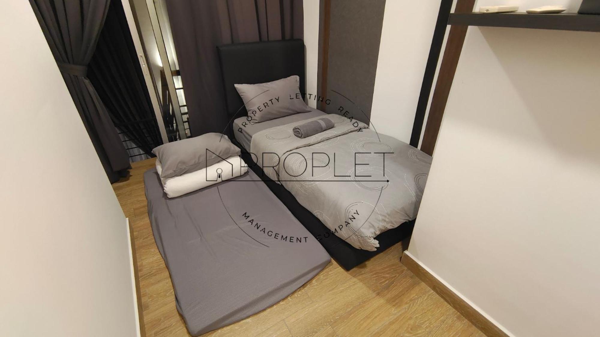 Luxury Duplex 4 Pax Netflix Wifi Selayang Kl *